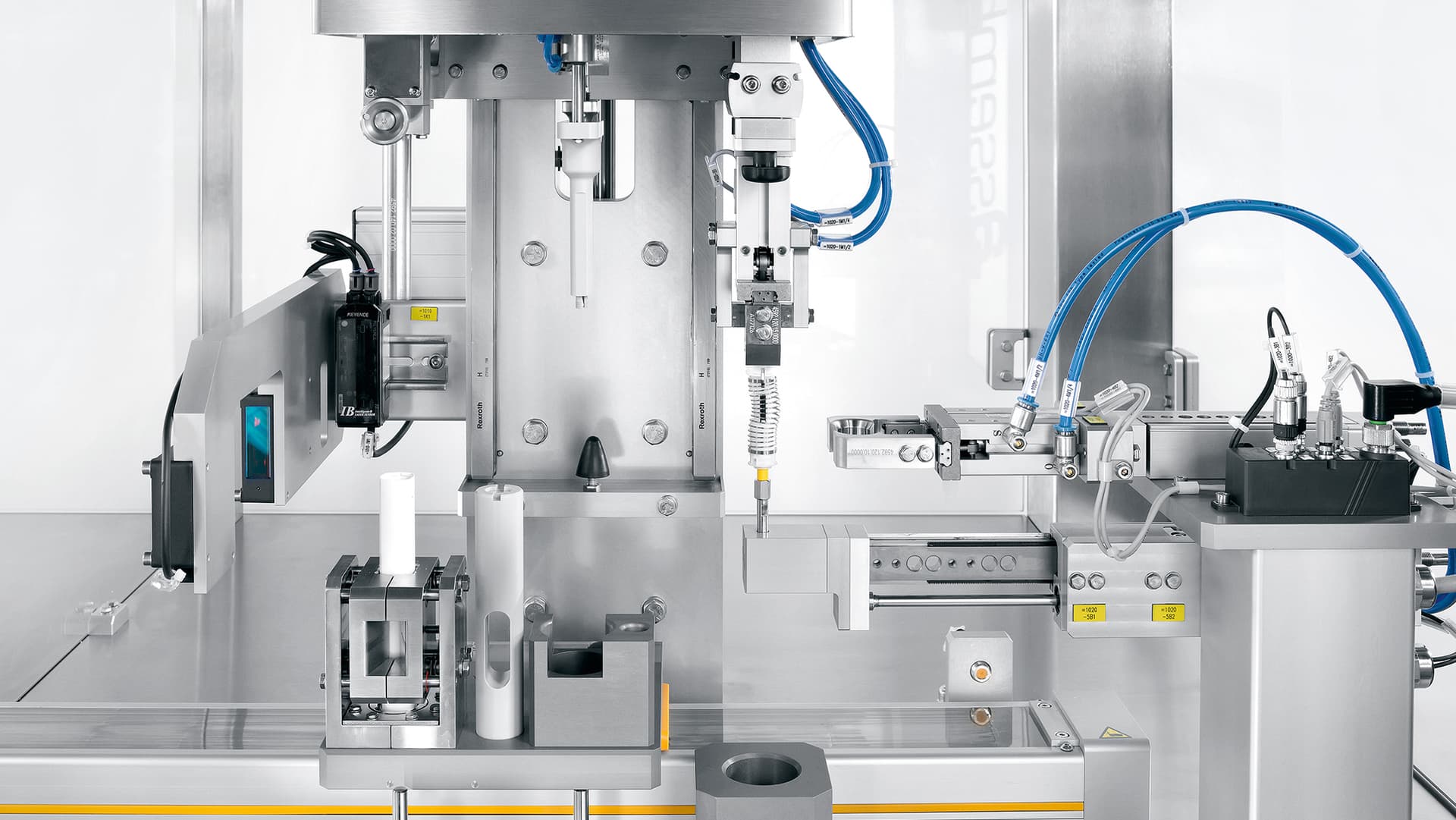 Flexible final assembly of auto-injectors | Harro Höfliger